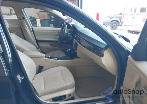 2010 BMW 328I xDrive z USA, uszkodzony, nr VIN WBAPK5C52AA653581